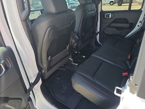 New 2025 Jeep Wrangler Unlimited Rubicon w/ Steel Bumper Group image 14