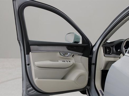 New 2026 Volvo XC90 B6 Ultra image 12