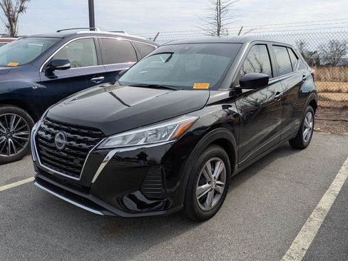 Certified 2025 Nissan Kicks Play S w/ Interior Electronics Package image 4