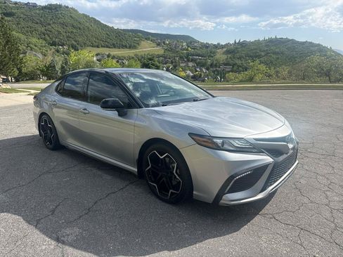 Used 2023 Toyota Camry XSE FWD image 4