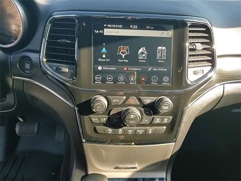 Used 2021 Jeep Grand Cherokee Limited image 18