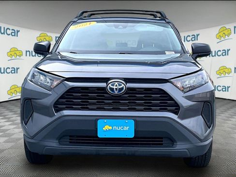 Used 2021 Toyota RAV4 LE image 2