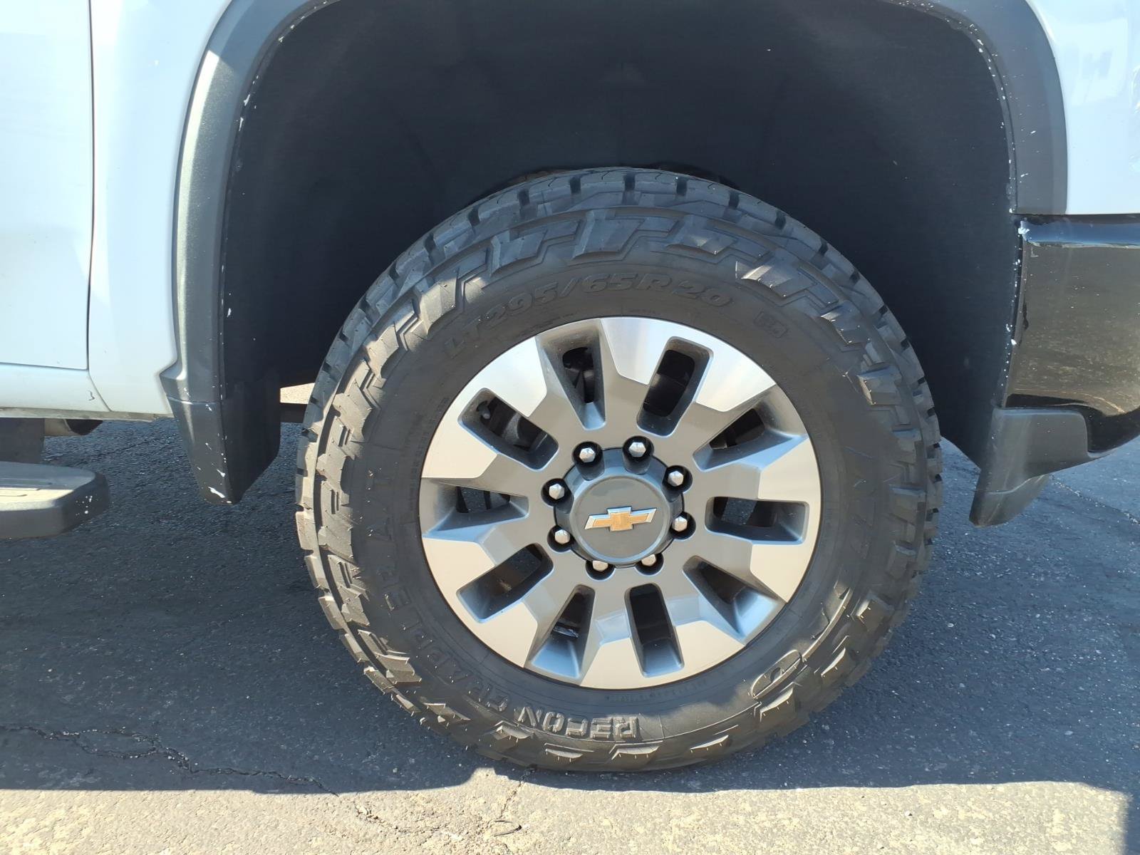 Used 2023 Chevrolet Silverado 2500 Custom AWD/4WD image 9