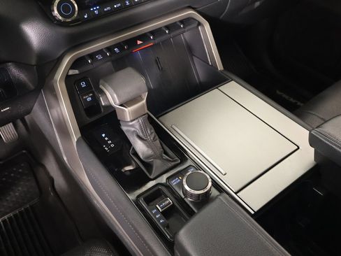 Used 2023 Toyota Sequoia Limited AWD/4WD image 8