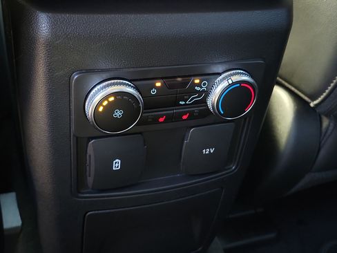 Used 2022 Ford Explorer XLT w/ Equipment Group 202A image 19