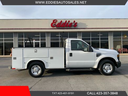 Used 2010 Ford F250 XL image 1