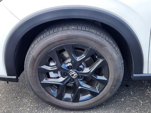 Certified 2025 Honda HR-V Sport image 6