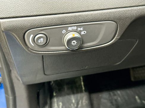 Used 2023 Chevrolet Bolt LT w/ Infotainment Package FWD image 13