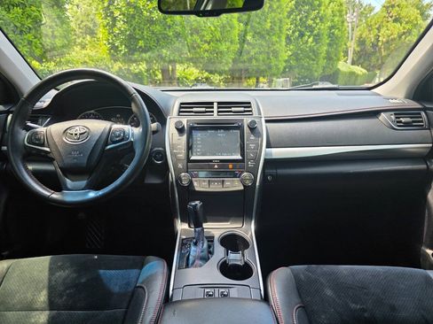 Used 2017 Toyota Camry XSE FWD image 13
