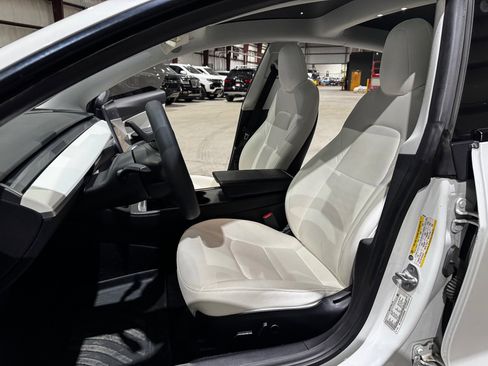 Used 2021 Tesla Model 3 Standard Range Plus image 14