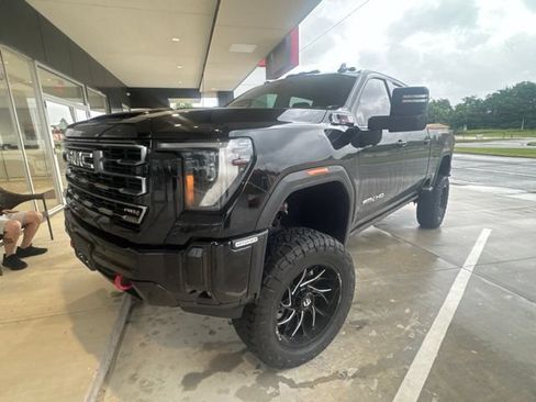 Used 2025 GMC Sierra 2500 AT4 w/ AT4 Premium Plus Package AWD/4WD image 2