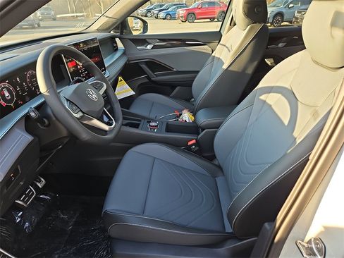 New 2026 Volkswagen Tiguan SE R-Line image 19