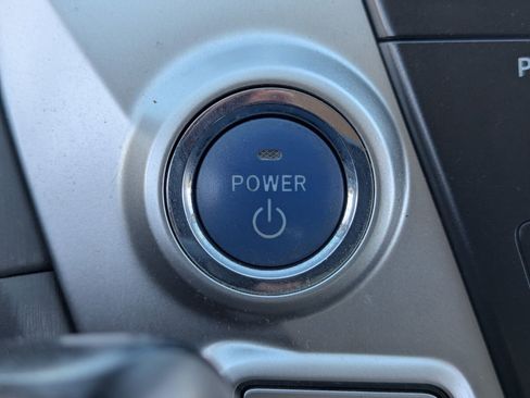 Used 2012 Toyota Prius V Three image 29