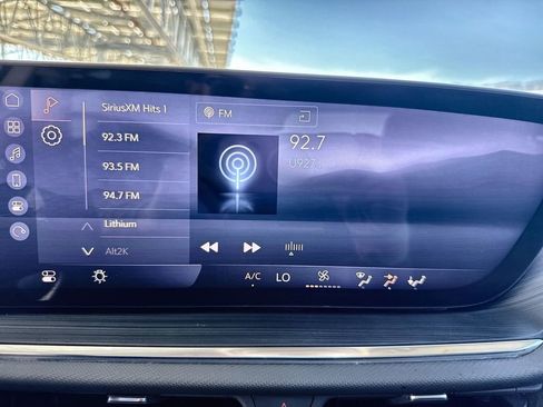 Used 2025 Buick Envision Preferred image 5