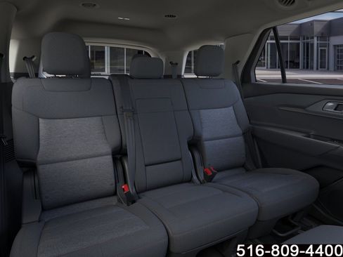 Used 2025 Ford Explorer Active AWD/4WD image 12