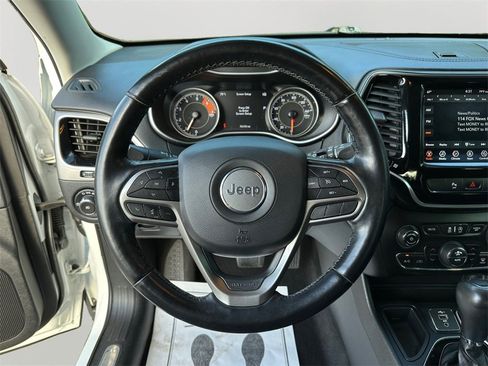 Used 2020 Jeep Cherokee Limited image 19