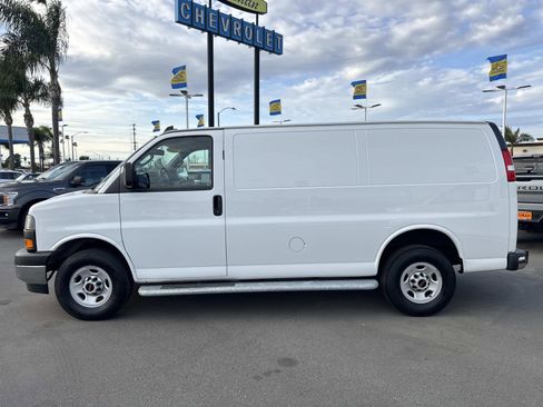 Used 2024 GMC Savana 2500 w/ Driver Convenience Package image 8