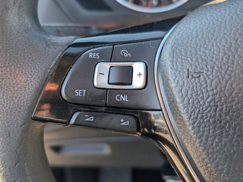 Used 2018 Volkswagen Tiguan S image 21