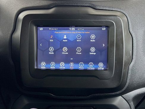 Used 2020 Jeep Renegade Latitude FWD image 14
