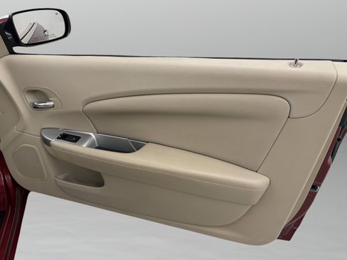Used 2011 Chrysler 200 Limited FWD image 28