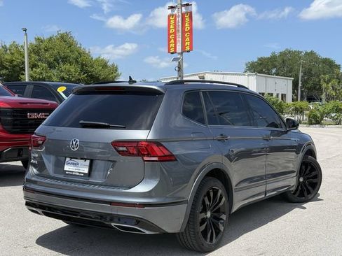 Used 2021 Volkswagen Tiguan SE R-Line image 3