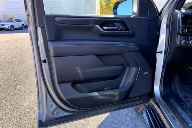 Used 2025 GMC Yukon Elevation w/ Technology Package AWD/4WD image 23