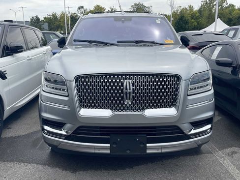 Used 2021 Lincoln Navigator Reserve w/ Luxury Package AWD/4WD image 2