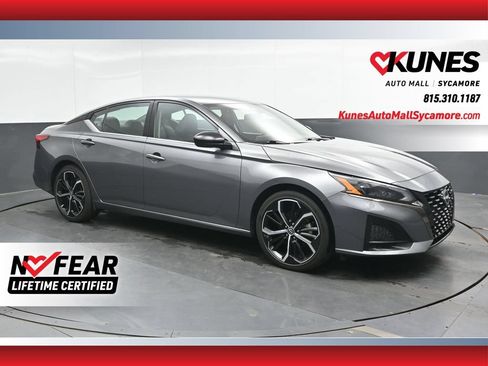 Used 2024 Nissan Altima 2.5 SR FWD image 1