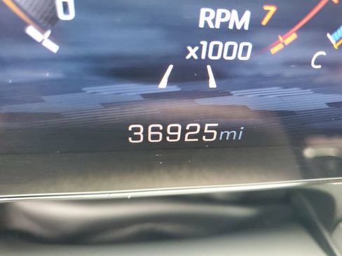 Used 2025 Chevrolet Traverse LT FWD image 32
