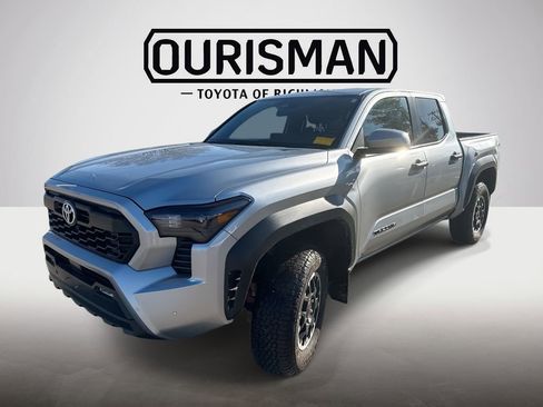 Used 2024 Toyota Tacoma TRD Off-Road w/ TRD Off Road Upgrade Package image 3