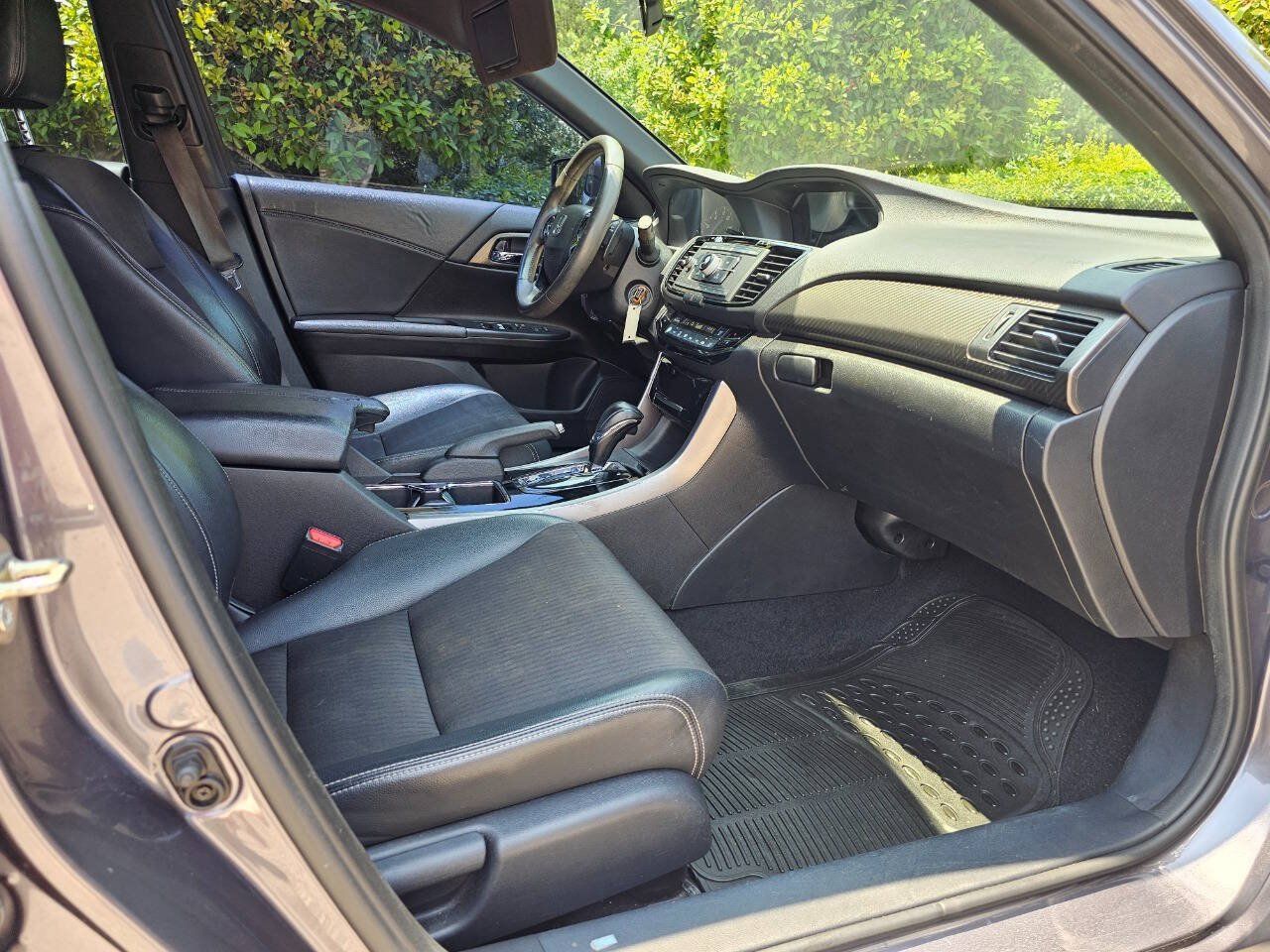 Used 2017 Honda Accord Sport image 28