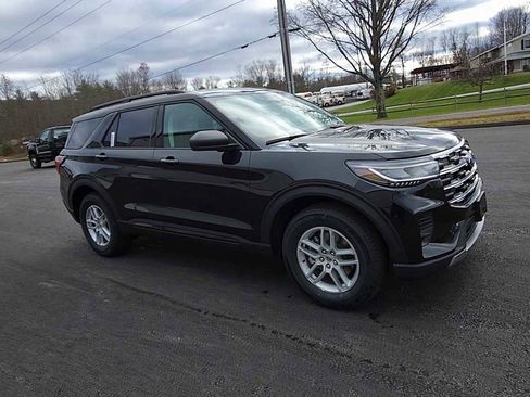 New 2026 Ford Explorer Active image 2