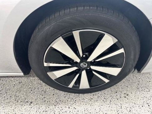 Used 2021 Nissan Altima 2.5 SV FWD image 24