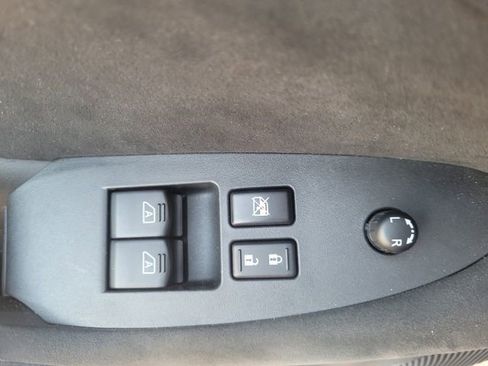 Certified 2025 Nissan Z NISMO w/ Floor Mat Package RWD image 10