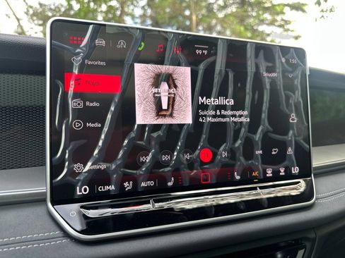 New 2026 Volkswagen Tiguan SE R-Line AWD/4WD image 14