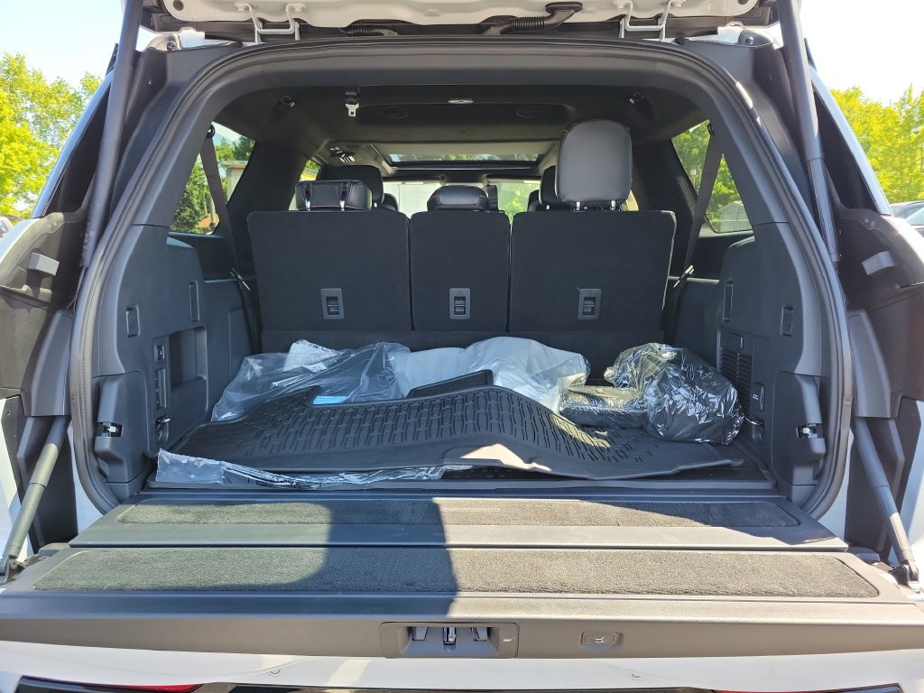 New 2026 Lincoln Navigator L Black Label AWD/4WD image 10