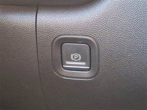 Used 2022 Chevrolet Silverado 1500 Custom Trail Boss w/ Safety Confidence Package image 27