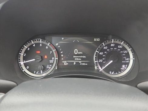 Used 2025 Toyota Highlander LE FWD image 11