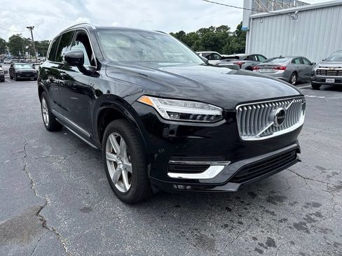 Used 2024 Volvo XC90 B5 Core AWD/4WD image 2