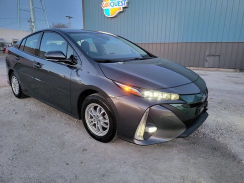 Used 2018 Toyota Prius Prime Advanced image 7