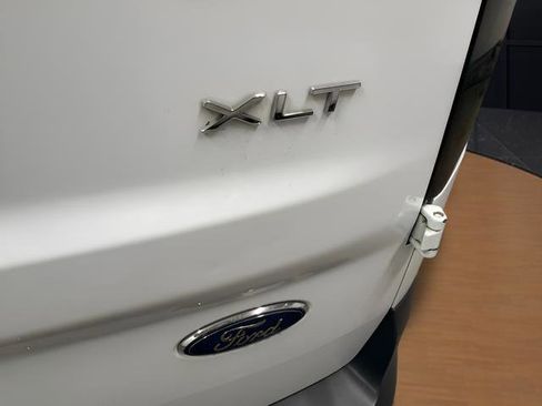 Used 2017 Ford Transit Connect XLT FWD image 9