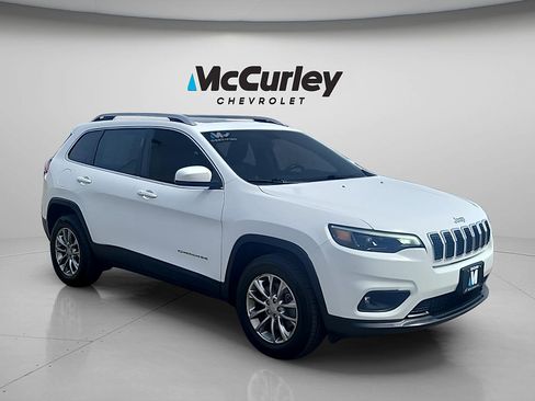 Used 2019 Jeep Cherokee Latitude Plus w/ Comfort/Convenience Group AWD/4WD image 1