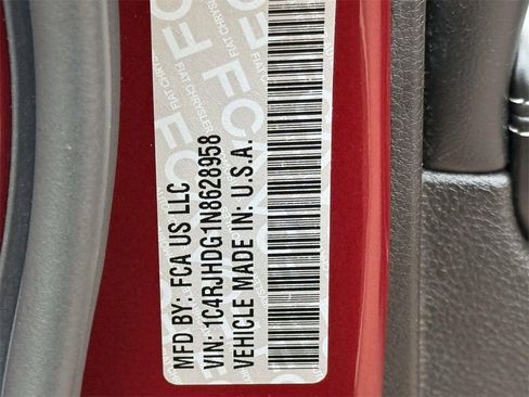 Used 2022 Jeep Grand Cherokee Overland w/ Luxury Tech Group IV image 29