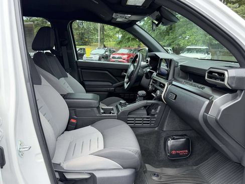 Certified 2025 Toyota Tacoma TRD Sport AWD/4WD image 13