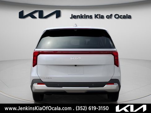 New 2026 Kia Carnival LX image 4