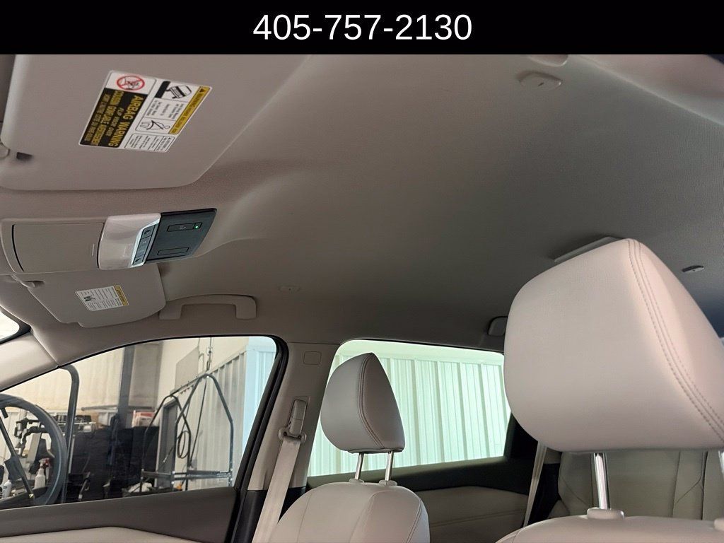 Used 2024 Nissan Rogue SL FWD image 5