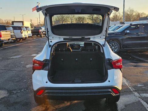 Used 2024 Chevrolet Trax LS w/ LS Convenience Package image 7