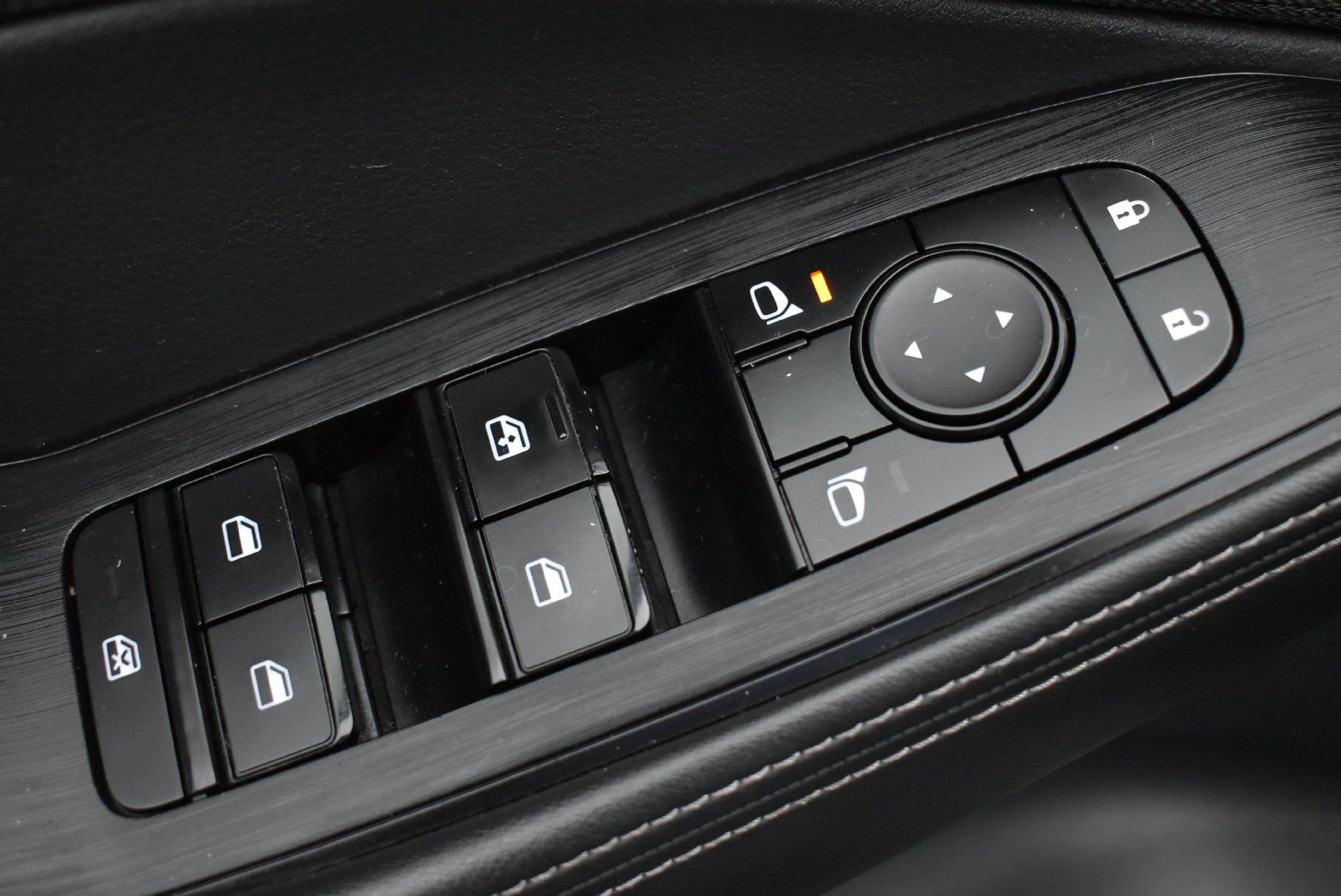 Used 2022 Nissan Rogue SV AWD/4WD image 13
