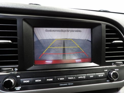 Used 2017 Hyundai Elantra SE FWD image 13