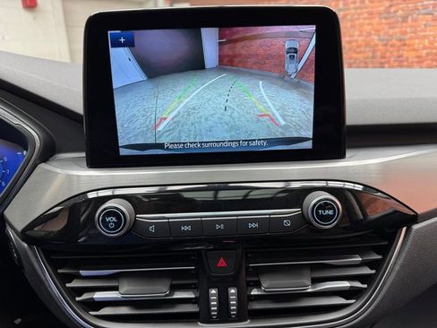 Certified 2022 Ford Escape Titanium w/ Class II Trailer Tow Package image 21